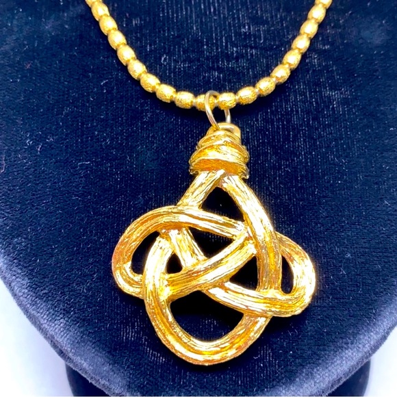 Givenchy’s Vintage Sculptural & Sophisticated Inimitable Necklace - Picture 3 of 10